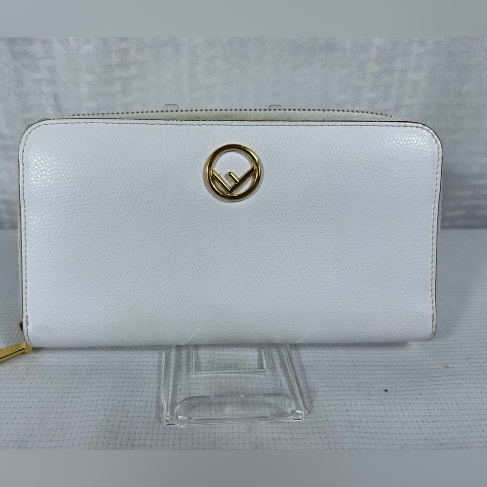 1040: Fendi White Leather Zip-Around Continental Wallet Gold FF Logo